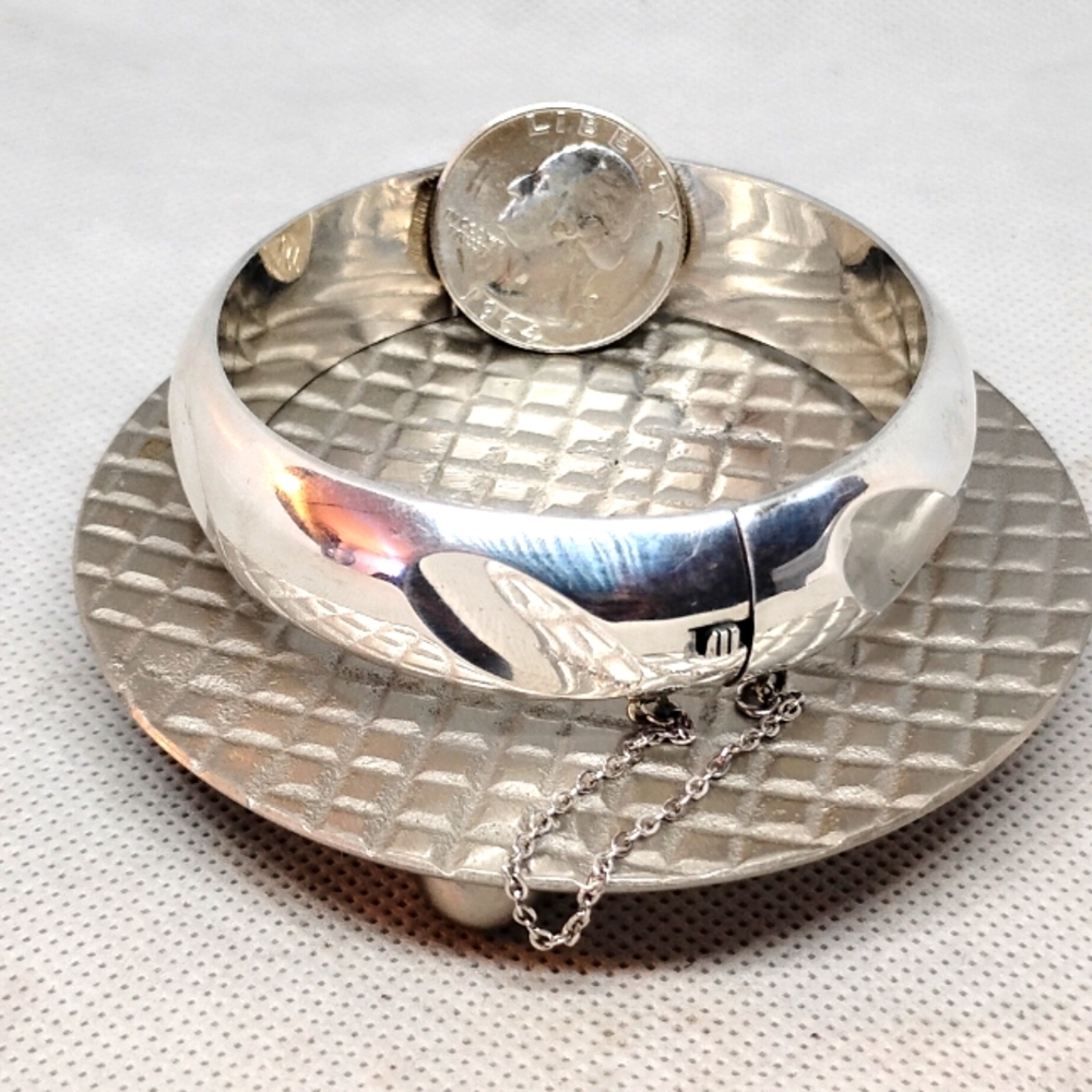 Silver Silver Bangle Bracelet